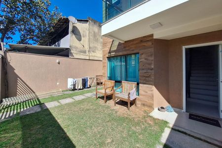 Quintal de casa à venda com 3 quartos, 108m² em Maravista, Niterói