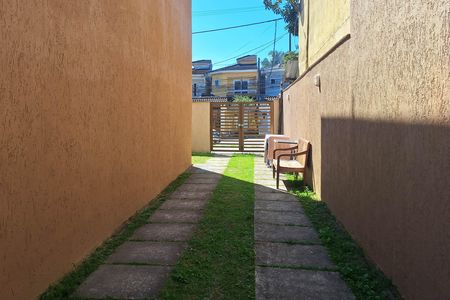 Quintal de casa à venda com 3 quartos, 108m² em Maravista, Niterói