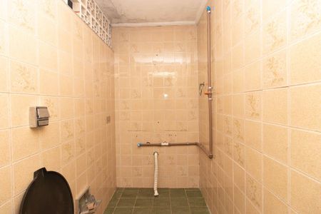 Banheiro de serviço de casa à venda com 3 quartos, 111m² em Vila Gustavo, São Paulo