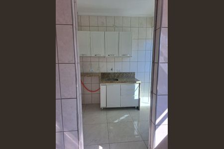 Cozinha de casa para alugar com 3 quartos, 100m² em Vila Taquari, São Paulo
