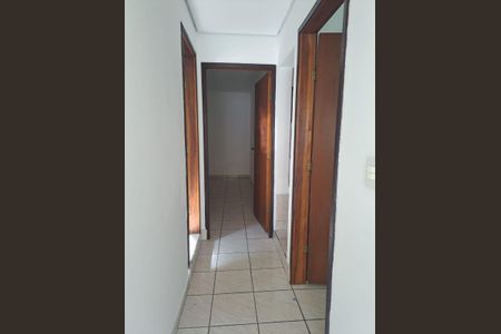 Corredor de casa para alugar com 3 quartos, 100m² em Vila Taquari, São Paulo