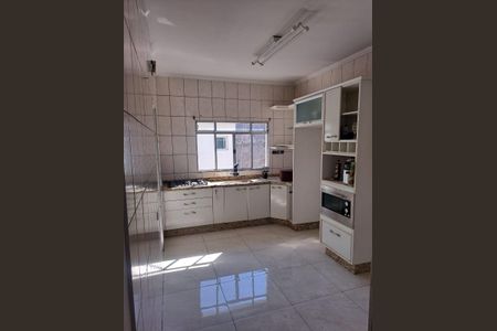 Cozinha de casa para alugar com 3 quartos, 100m² em Vila Taquari, São Paulo
