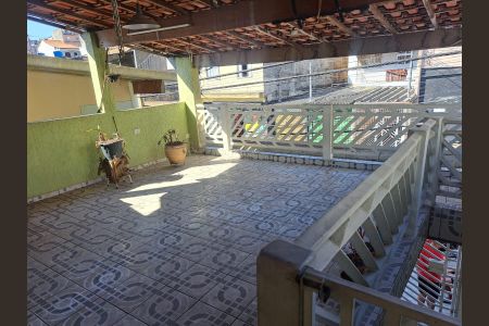 Área externa de casa para alugar com 3 quartos, 100m² em Vila Taquari, São Paulo