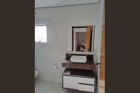 Banheiro de casa para alugar com 3 quartos, 100m² em Vila Taquari, São Paulo