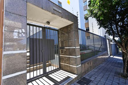 Fachada e portaria de apartamento à venda com 3 quartos, 203m² em Coração Eucarístico, Belo Horizonte