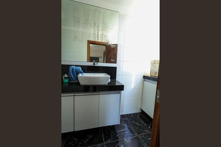 Banheiro da Cobertura de apartamento à venda com 3 quartos, 203m² em Coração Eucarístico, Belo Horizonte