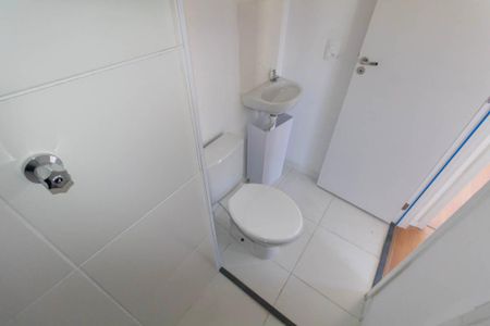 Banheiro de apartamento para alugar com 2 quartos, 36m² em Jardim Danfer, São Paulo