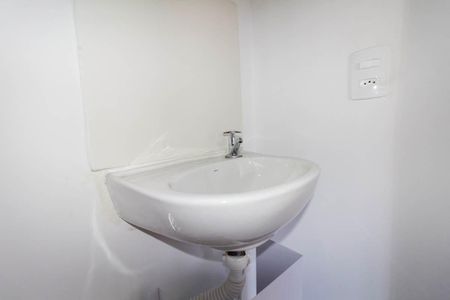 Banheiro de apartamento para alugar com 2 quartos, 36m² em Jardim Danfer, São Paulo