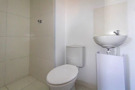 Banheiro de apartamento para alugar com 2 quartos, 36m² em Jardim Danfer, São Paulo