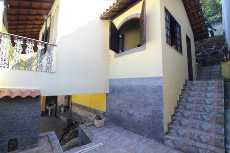 Casa de condomínio para alugar com 225m², 2 quartos e 1 vagaQuintal