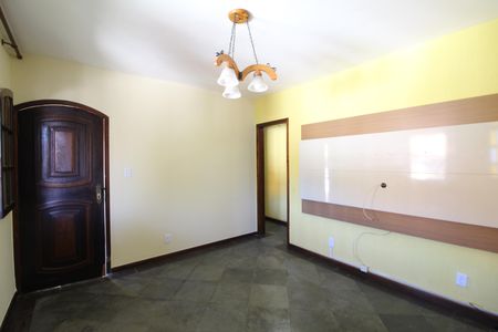 Casa de condomínio para alugar com 225m², 2 quartos e 1 vagaSala