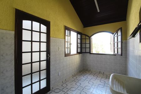 Casa de condomínio para alugar com 225m², 2 quartos e 1 vagaÁrea de Serviço