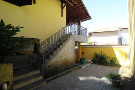 Casa de condomínio para alugar com 225m², 2 quartos e 1 vagaQuintal