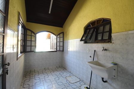 Casa de condomínio para alugar com 225m², 2 quartos e 1 vagaÁrea de Serviço