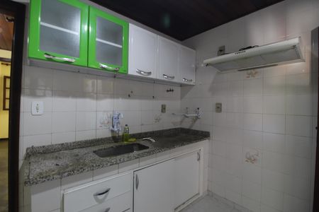 Casa de condomínio para alugar com 225m², 2 quartos e 1 vagaCozinha