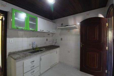 Casa de condomínio para alugar com 225m², 2 quartos e 1 vagaCozinha