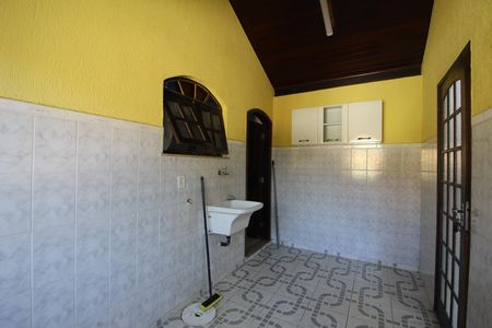 Casa de condomínio para alugar com 225m², 2 quartos e 1 vagaÁrea de Serviço
