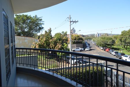 Sacada de casa para alugar com 3 quartos, 260m² em Ribeirânia, Ribeirão Preto
