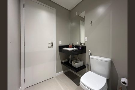 Banheiro  de apartamento para alugar com 1 quarto, 30m² em Centro, Florianópolis