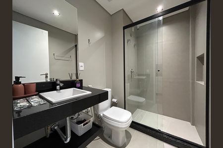 Banheiro  de apartamento para alugar com 1 quarto, 30m² em Centro, Florianópolis