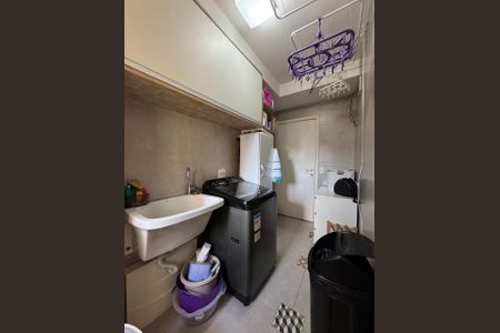Apartamento à venda com 109m², 3 quartos e 2 vagas Apartamento à venda com 109m², 3 quartos e 2 vagasÁrea de serviço