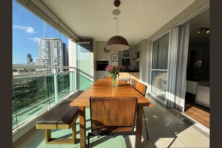 Apartamento à venda com 109m², 3 quartos e 2 vagas Apartamento à venda com 109m², 3 quartos e 2 vagasVaranda