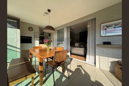 Apartamento à venda com 109m², 3 quartos e 2 vagas Apartamento à venda com 109m², 3 quartos e 2 vagasVaranda