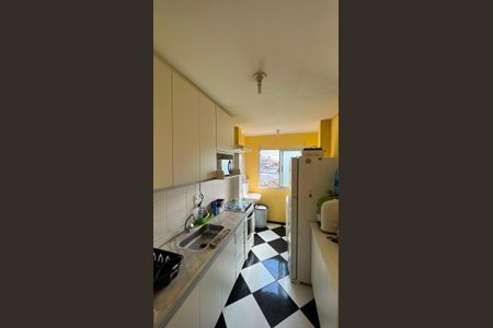 Cozinha de apartamento para alugar com 3 quartos, 65m² em Vila das Belezas, São Paulo