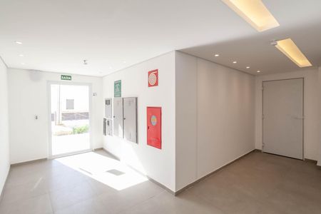 Apartamento para alugar com 55m², 2 quartos e 1 vaga Apartamento para alugar com 55m², 2 quartos e 1 vagaHall social