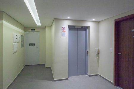 Apartamento para alugar com 55m², 2 quartos e 1 vaga Apartamento para alugar com 55m², 2 quartos e 1 vagaHall social
