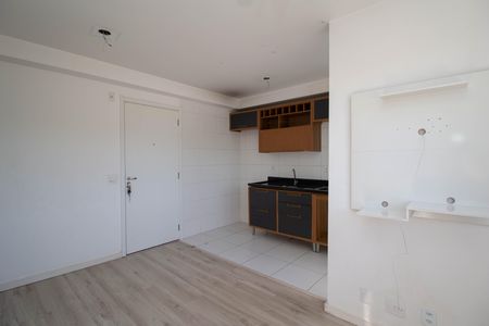 Sala de apartamento para alugar com 2 quartos, 40m² em Vila Zat, São Paulo