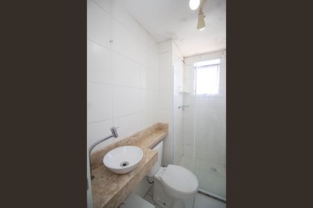 Banheiro de apartamento para alugar com 2 quartos, 40m² em Vila Zat, São Paulo