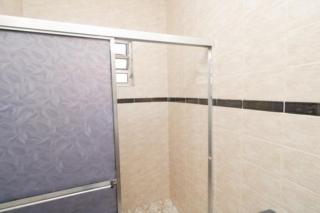 Banheiro social de casa para alugar com 3 quartos, 188m² em Vila João Ramalho, Santo André
