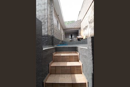 Escada de casa à venda com 3 quartos, 175m² em Jardim Palmira, Guarulhos