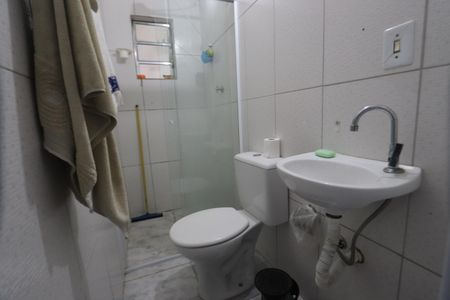 Banheiro de casa para alugar com 2 quartos, 55m² em Aricanduva, São Paulo