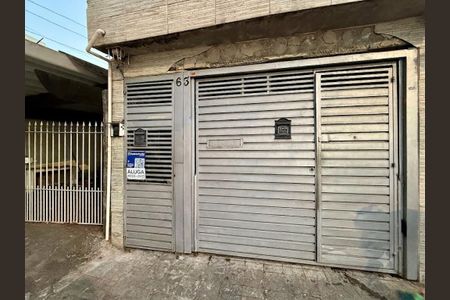 Fachada  de casa para alugar com 1 quarto, 30m² em Campo Belo, São Paulo