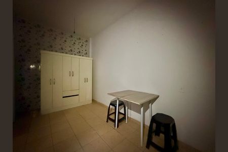 Casa para alugar com 30m², 1 quarto e sem vaga Casa para alugar com 30m², 1 quarto e sem vagaQuarto