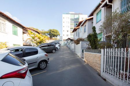 Área comum de casa de condomínio à venda com 3 quartos, 117m² em Santa Rosa, Belo Horizonte