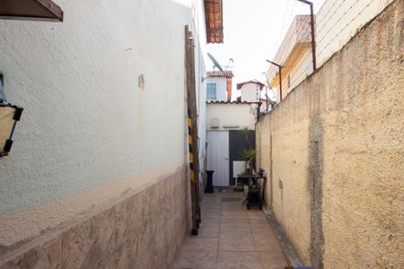 Corredor de casa de condomínio à venda com 3 quartos, 117m² em Santa Rosa, Belo Horizonte