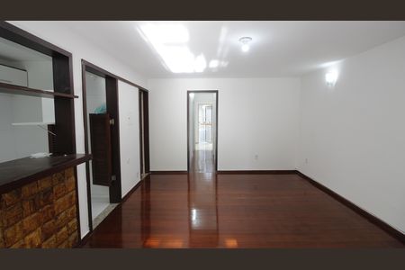 Sala de casa de condomínio para alugar com 3 quartos, 70m² em Portinho, Cabo Frio