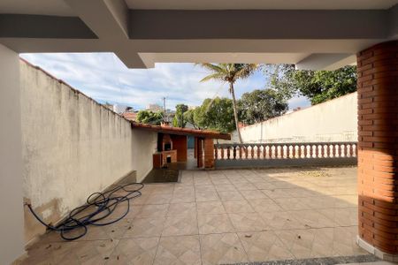 Casa para alugar com 145m², 2 quartos e 2 vagas