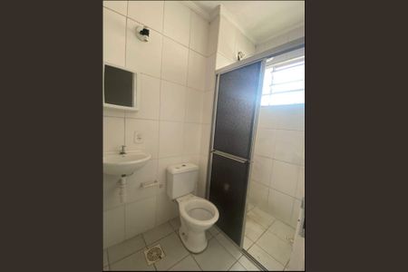 Banheiro de casa à venda com 2 quartos, 64m² em Residencial Cosmos, Campinas