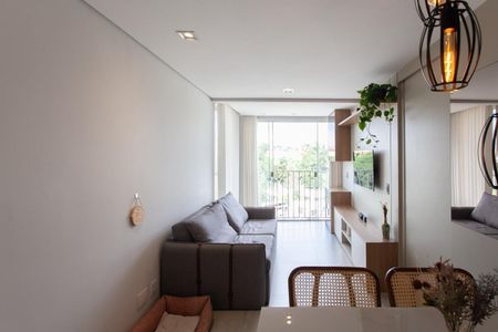 Sala de apartamento para alugar com 2 quartos, 50m² em Planalto, Belo Horizonte