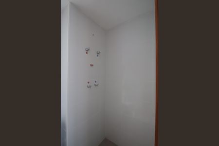 Banheiro de apartamento à venda com 2 quartos, 40m² em Fátima, Canoas