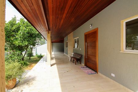 Casa de condomínio para alugar com 319m², 5 quartos e 6 vagas Casa de condomínio para alugar com 319m², 5 quartos e 6 vagasVaranda