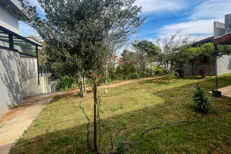Quintal de casa de condomínio para alugar com 5 quartos, 319m² em Cemucam, Cotia