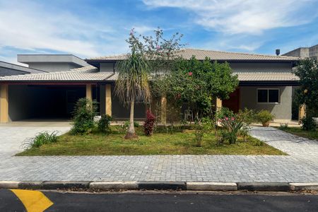 Casa de Condomínio para alugar com 5 quartos, 319m² em Cemucam, Cotia