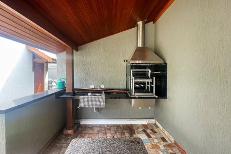 Casa de condomínio para alugar com 319m², 5 quartos e 6 vagas Casa de condomínio para alugar com 319m², 5 quartos e 6 vagasChurrasqueira