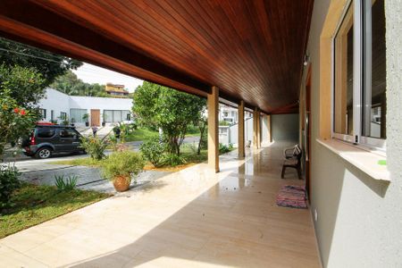 Casa de condomínio para alugar com 319m², 5 quartos e 6 vagas Casa de condomínio para alugar com 319m², 5 quartos e 6 vagasVaranda