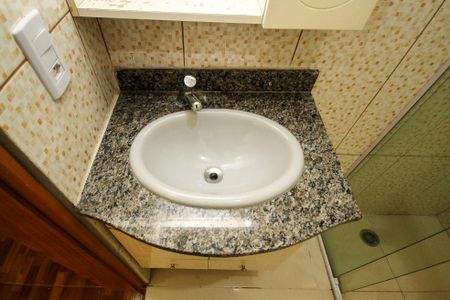 Casa de condomínio para alugar com 319m², 5 quartos e 6 vagas Casa de condomínio para alugar com 319m², 5 quartos e 6 vagasBanheiro Suíte de Serviço